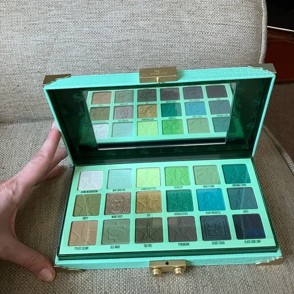 Jeffree star blood money green eyeshadow palette - Picture 4 of 5